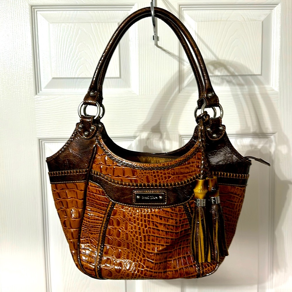 Madi Claire Shoulder Bag 💼
